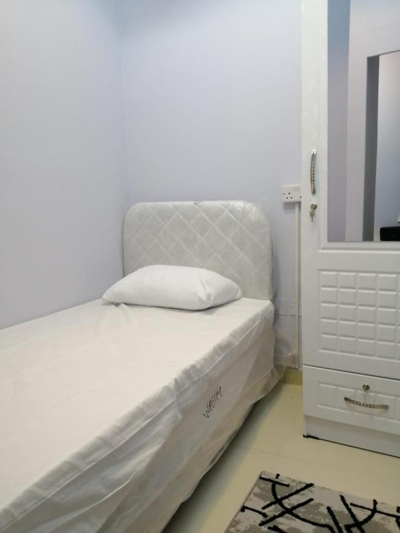 Capsule hotel Moe By Phm Dubai